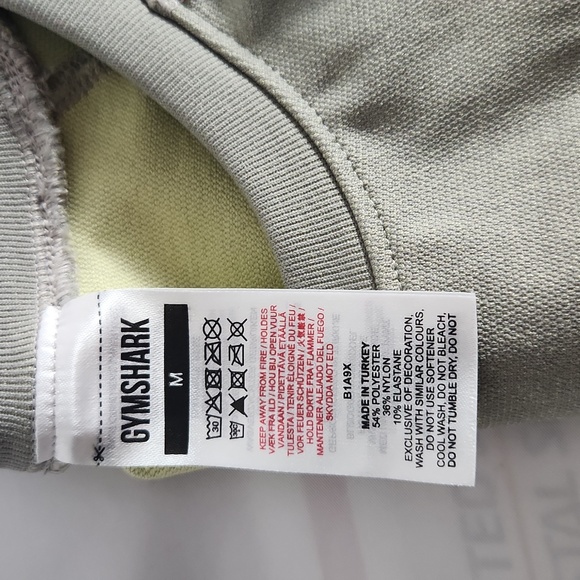 Gymshark Workout Crop Top Medium Long Sleeve Athleisure Wear - Picture 5 of 5